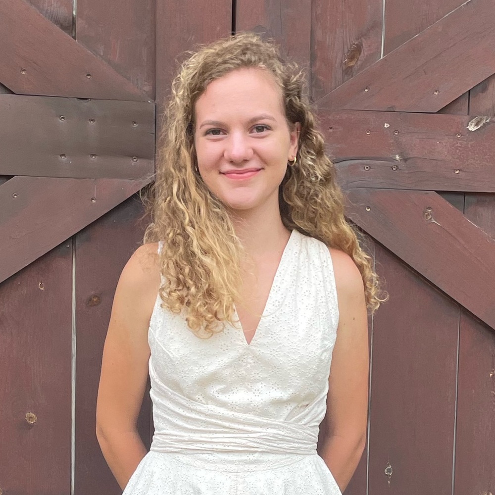 Meet your Posher, Chloe